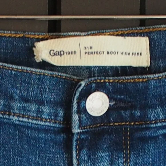 Gap 1969 | Perfect Boot High Rise - Picture 3 of 9
